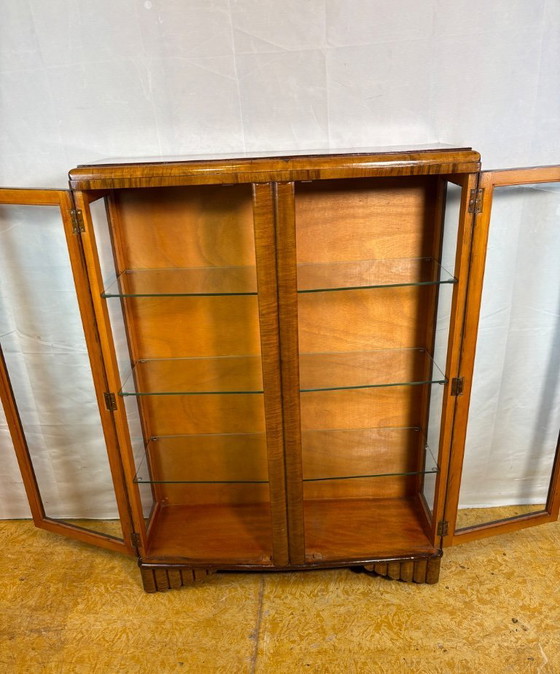Image 1 of Elegante vintage art-deco vitrinekast (circa 1930-1940) Een prachtig vervaardigde art-deco vitrinekast uit de jaren 1930.