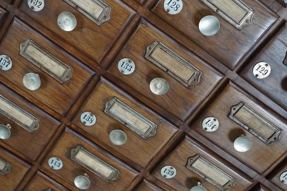 Image 1 of Vintage Duitse eiken apothekers- / spaarkast, jaren 1950