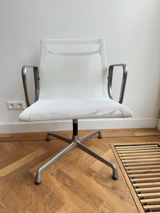 Image 1 of Vitra Eames Segmented Dining Table With 6x Vitra Eames EA107 Chairs