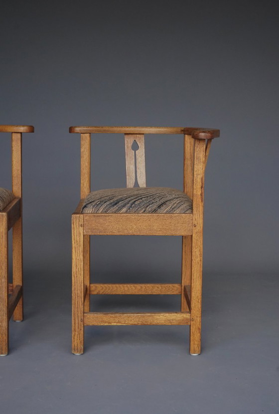 Image 1 of Englische Eckstühle im Stil des Arts and Crafts von Liberty & Co. 1920s