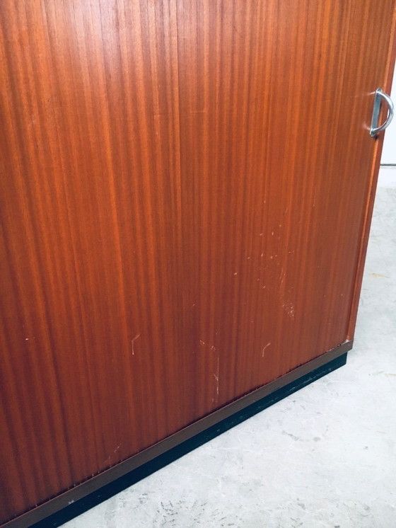 Image 1 of Archivador con puertas correderas de diseño moderno de mediados de siglo, Bélgica, años 60
