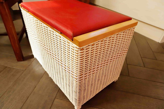 Image 1 of Cassapanca in rattan retrò per sedersi e riporre oggetti