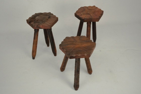 Image 1 of Set van drie vintage Italiaanse brutalistische houten krukken, jaren 60