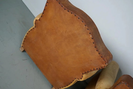 Image 1 of Coppia di poltrone da club francesi in pelle color cognac con schienali a baffo, anni '40