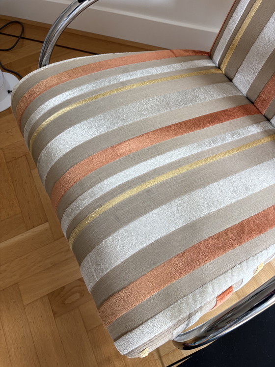Image 1 of 2 Gelderland Lotus 5470 Sessel von Jan Des Bouvrie. Polsterung von Designers' Guild.