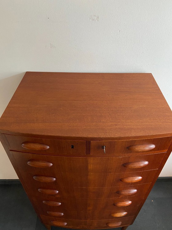 Image 1 of Vintage Danish chest of drawers with 8 drawers