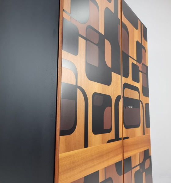 Image 1 of Vintage kledingkast, 1970