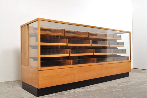 Image 1 of Vintage shop display case / counter in oak, 1930s