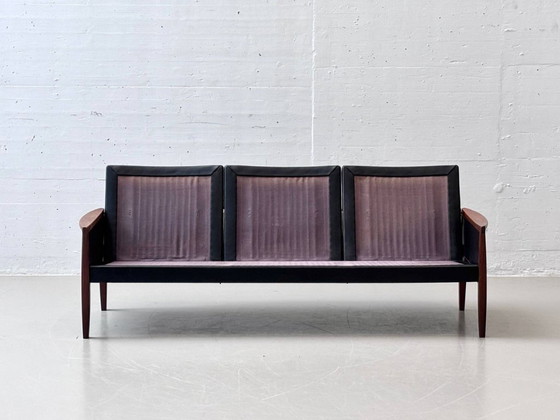 Image 1 of Canapé de style mid-century en palissandre et cuir de vachette noir, signé Hans Olsen pour Vatne Møbler, 1960