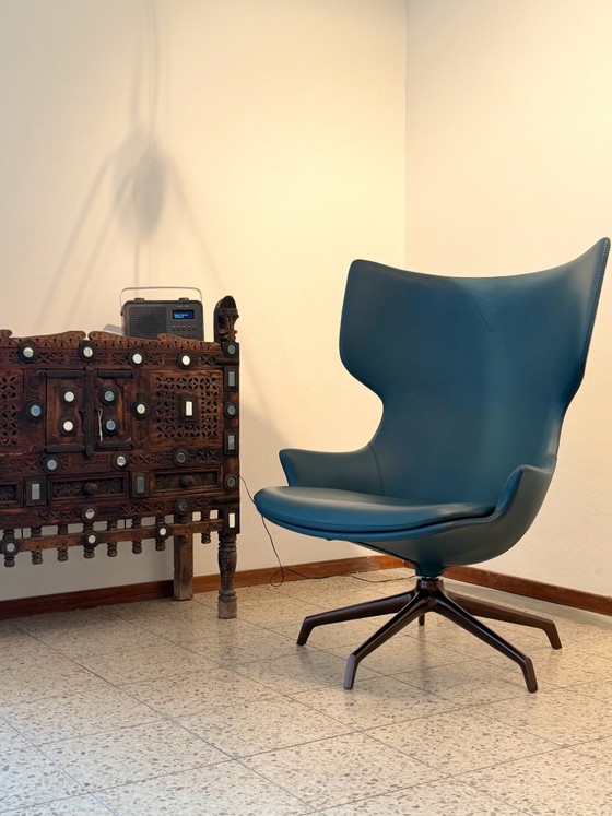 Driade Lou Speak swivel armchairs ‘Cupra edition’ (2), Metal, Leather, Blue (photo 12 of 13)