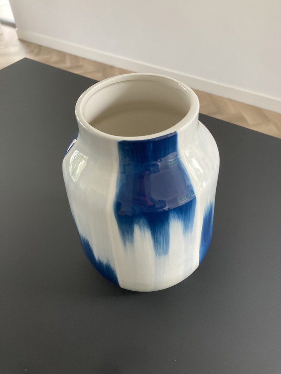 Image 1 of Vaso con moderno motivo a righe