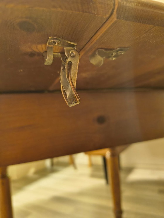 Image 1 of Extendable dining table round & oval