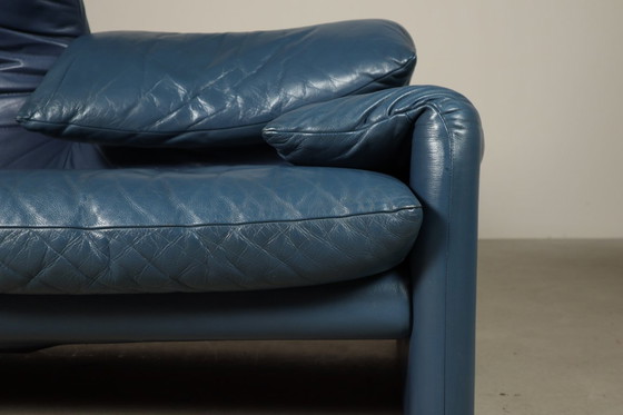 Image 1 of Deux canapés deux places Cassina Maralunga en cuir bleu, par Vico Magistretti, Italie 1973 Standard