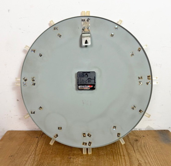 Image 1 of Reloj de pared industrial marrón de oficina de Pragotron, década de 1970