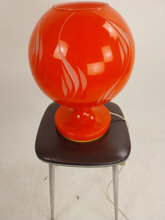 Image 1 of 1 x rote Tischlampe aus Glas, 1970er Jahre Tschechoslowakei von Osvetlovaci Sklo n.p. für Valasseke Meuirici