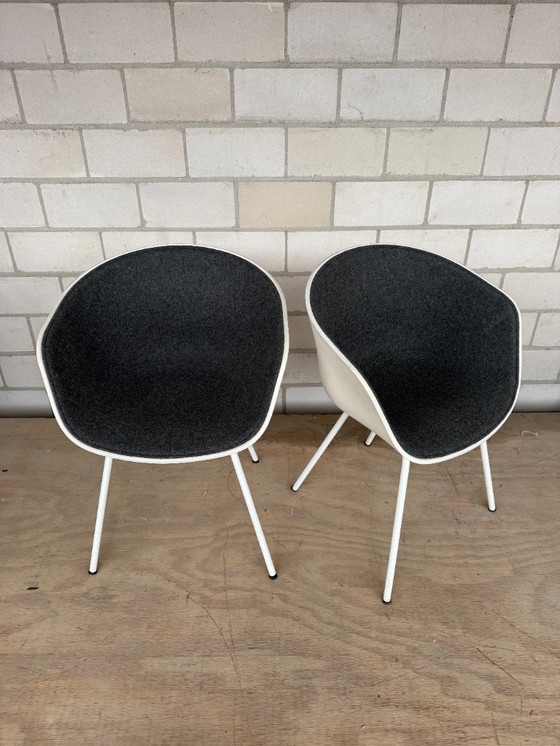 Image 1 of HAY AAC26 chair (white/gray)