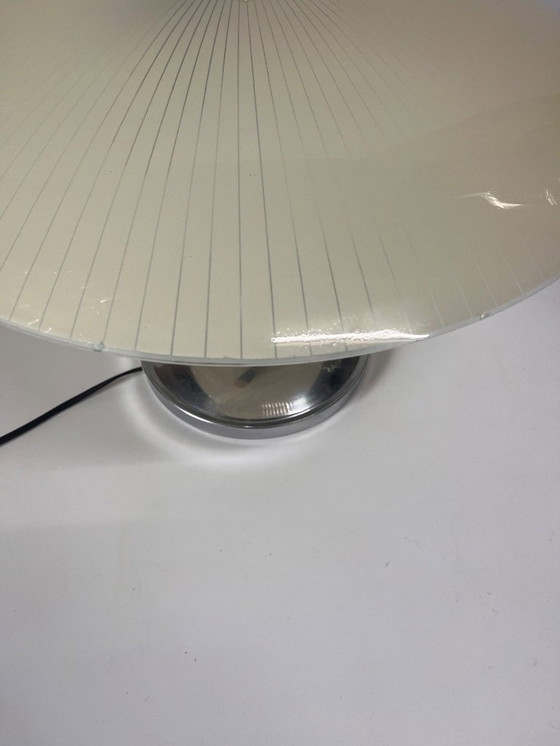 Image 1 of Lampada da tavolo d'epoca cromata con paralume foderato metà secolo