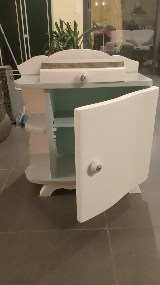 Image 1 of Refurbished bedside table, in perfect condition, vintage style