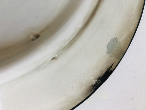 Image 1 of Plat en céramique au décor de marine en grisaille à main levée 
