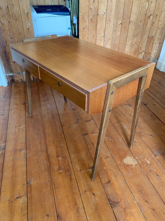 Image 1 of escritorio de los años 60