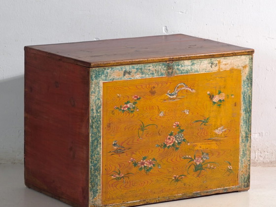 Antique painted trunk in pine wood – China, circa 1930 – Storage cabinet, Iron (photo 2 of 10)