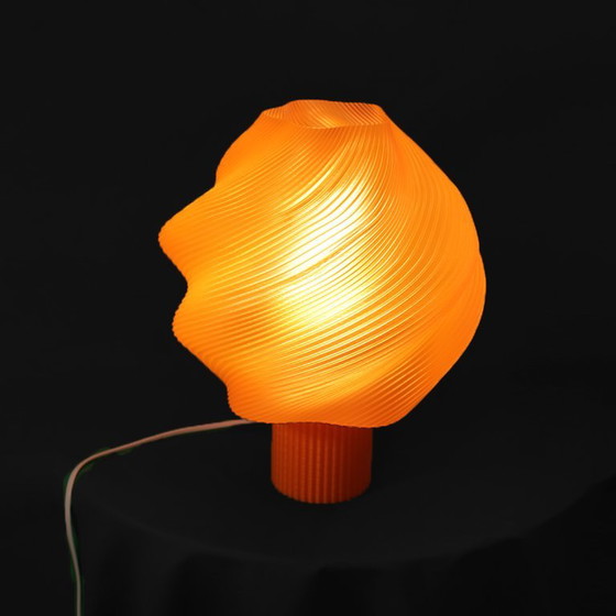 Magda Sculptural Lamp | Orange Translucent – Archy, Table lamps (photo 4 of 5)