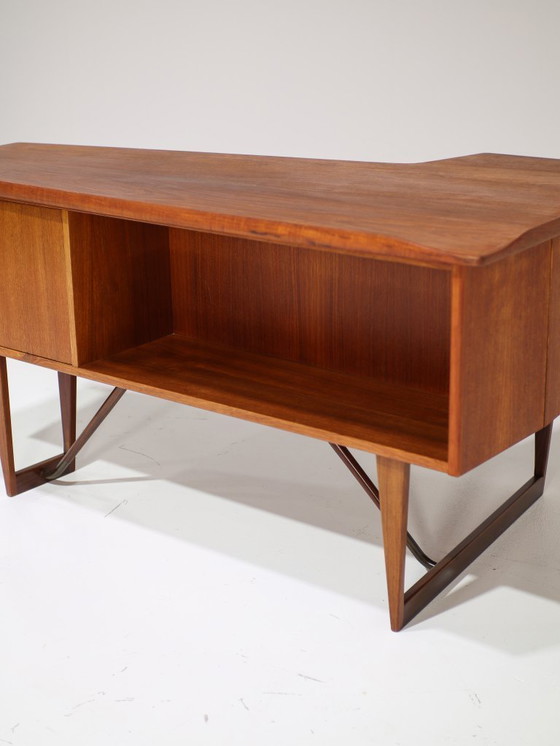 Image 1 of Freistehender Schreibtisch „Boomerang“ von Peter Løvig Nilsen