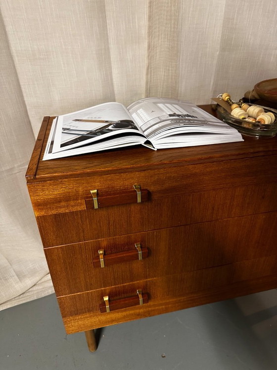 Image 1 of Cassettiera svedese d'epoca