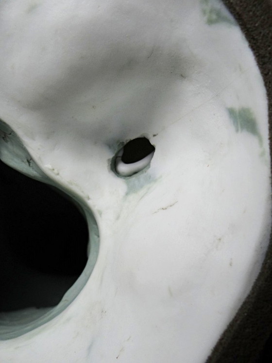 Image 1 of Biscotto bicolore di Letu & Mauger, Leda e il cigno, XIX secolo, celadon e bianco