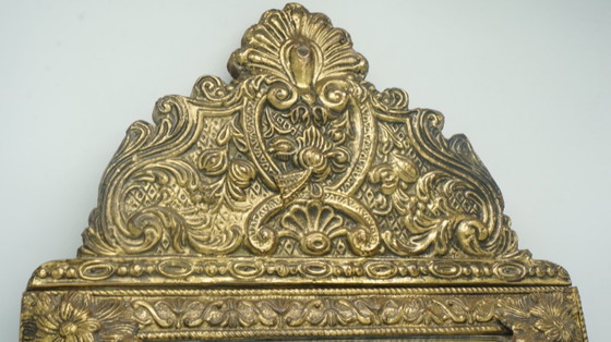 Image 1 of Niederländischer antiker, verzierter Messing-Galeriespiegel, Bürsten, Wandglas, Kupferschrank