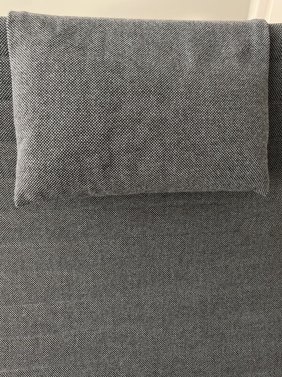 Vitra Fauteuil EA124 – Leather, Textile (photo 6 of 6)