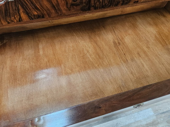 Image 1 of Exclusive 1940s Art Decò sideboard in walnut burl with mirror