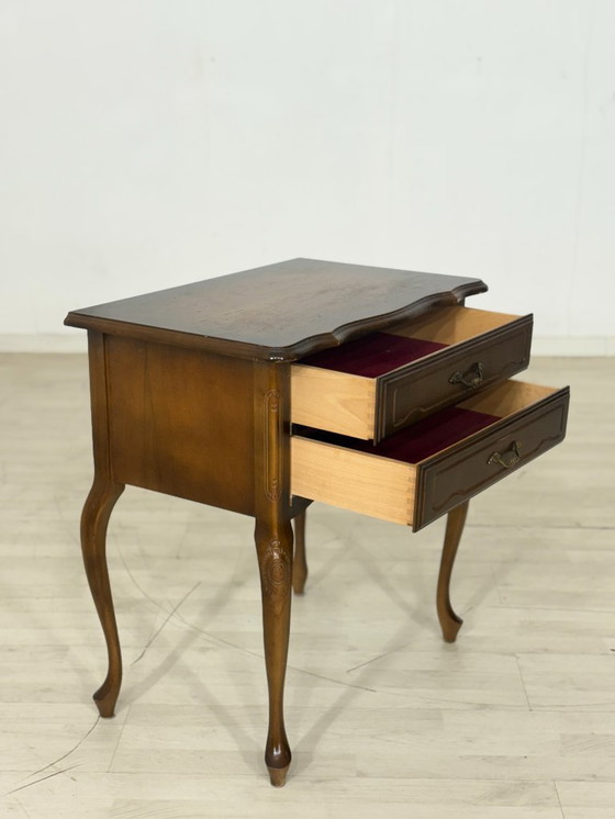 Image 1 of Très belle commode Chippendale, table de chevet, guéridon, meuble d'entrée, commode