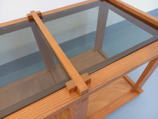 Vintage rechthoekige salontafel van grenenhout en rookglas uit de jaren 70/80.