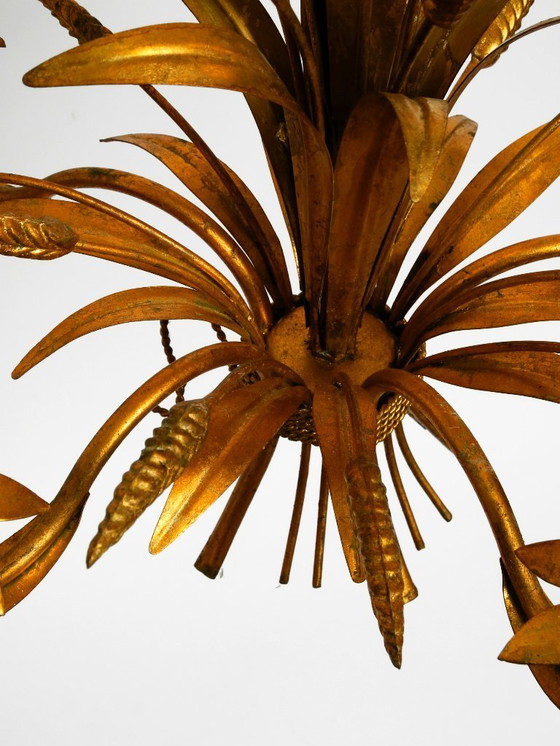 Image 1 of Preciosa lámpara de araña alta de metal dorado de cinco brazos de la década de 1970 de Hans Kögl