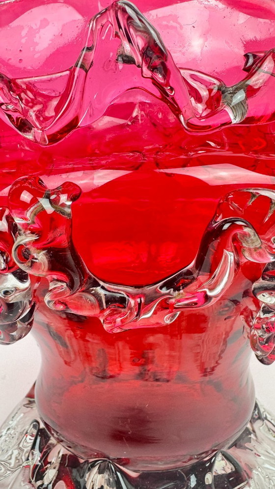 Image 1 of Grande centrotavola in vetro rosso rubino e cristallo applicato, decorato con maschere, XX secolo