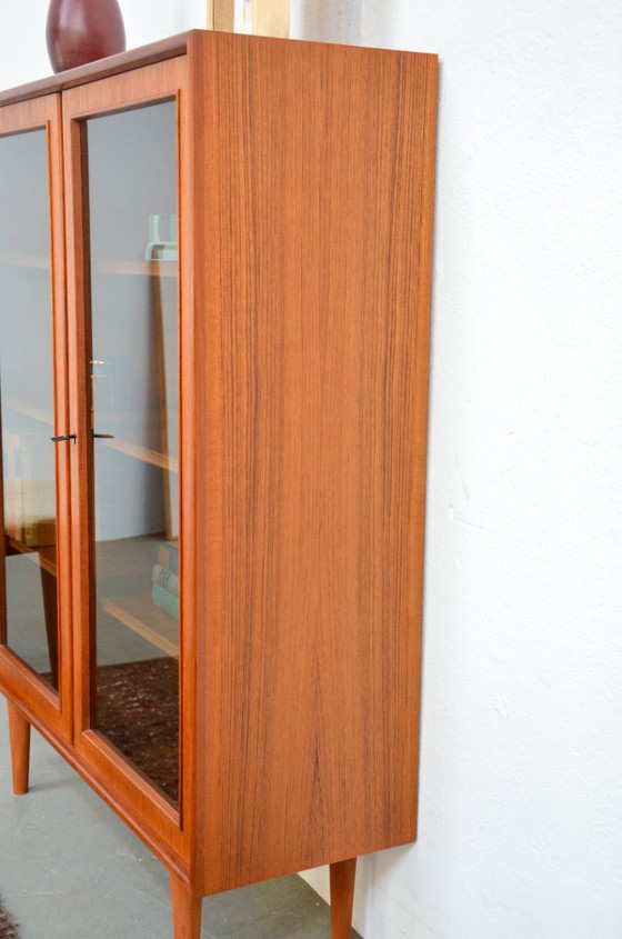 Image 1 of Vintage teakhouten vitrinekast, ladekast, dressoir, kledingkast, plank uit het midden van de vorige eeuw