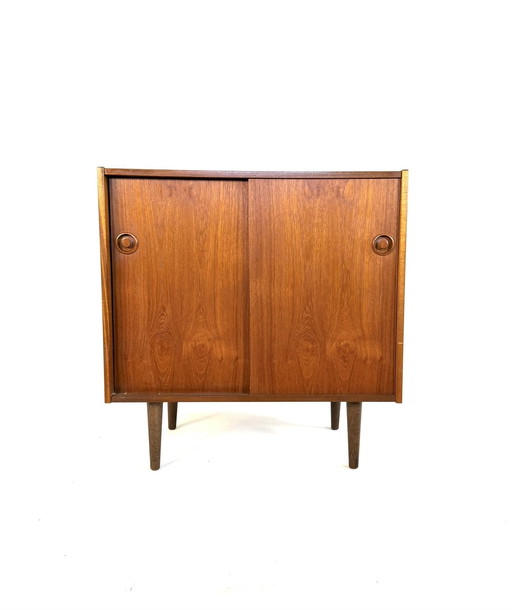 Vintage teak Danish sliding door cabinet '60