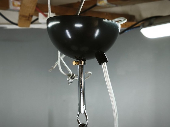 Paar Italiaanse Murano opaalglas en messing hanglampen uit de jaren 70 – Kroonluchters (photo 3 of 15)