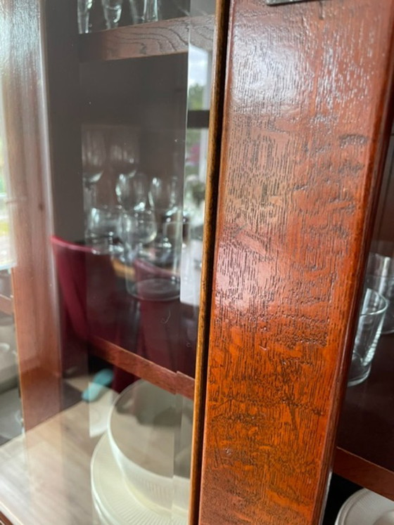 Image 1 of Vetrina in legno massello con vetro bisellato