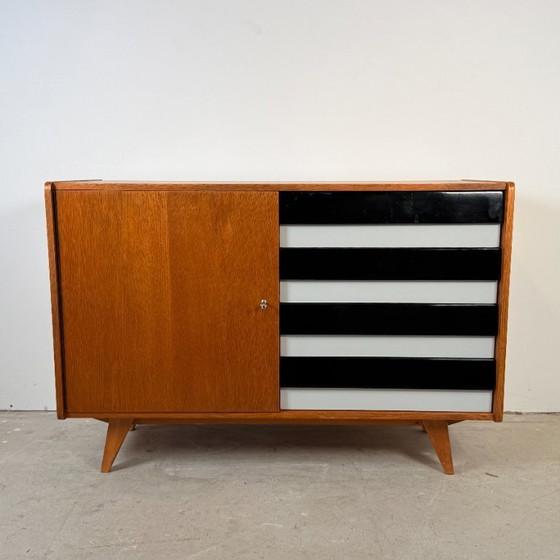 Image 1 of Credenza U458 di Jiří Jiroutek, nera con cassetti bianchi
