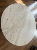 Mesa de centro GUBI Epic de travertino