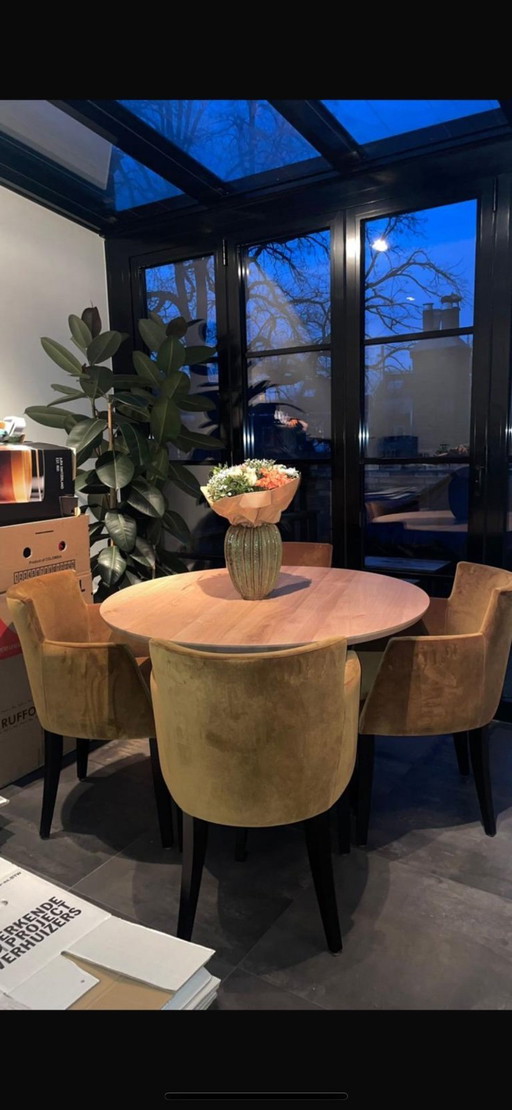 Tafel + stoelen van De Toren Interieurs