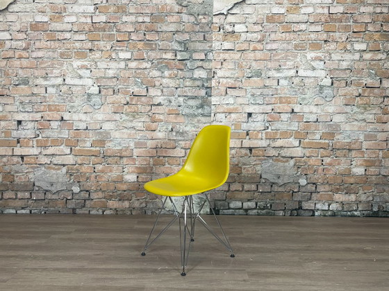 Image 1 of Vitra DSR giallo