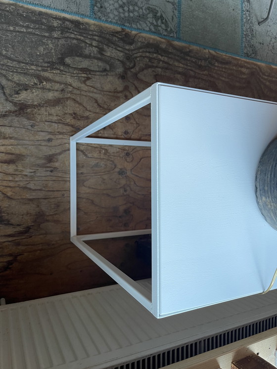 Image 1 of Preciosa mesa auxiliar de 300 cm. Ver modelo.