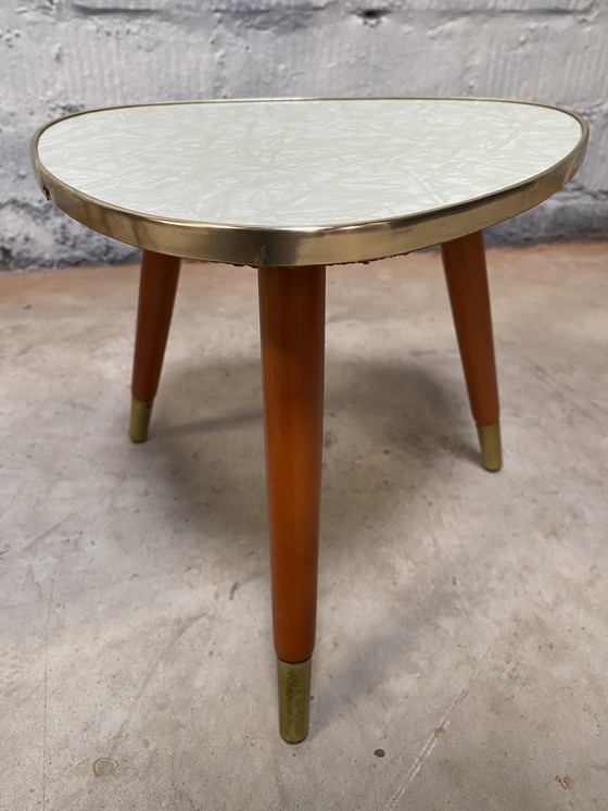 Image 1 of Table d'appoint en formica verte