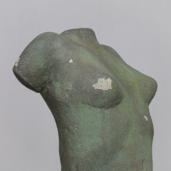 Image 1 of Betonnen sculptuur van een vrouwelijk torso van Francine Govers, Nederland, jaren 1990.