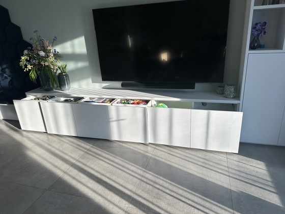 Image 1 of Pensile con panca da pranzo e pannelli murali esagonali