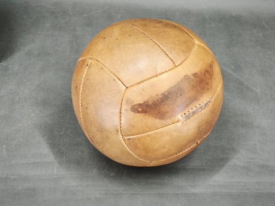 Image 1 of Coppia di sfere medicinali vintage in cuoio, Cecoslovacchia anni '50