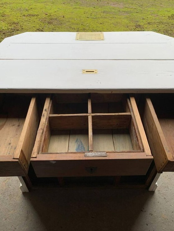 Image 1 of Contatore bianco con meccanismo per monete in ottone